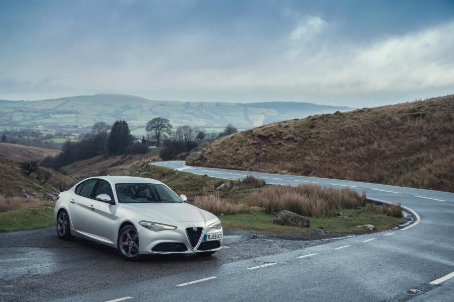  Alfa Romeo Giulia Q2 (952) 2016 года  (UK) (фото 13 из 43)
